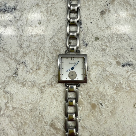 Pre- Owned - Women's Kenneth Cole Silver Sone Stainless Square watch - Picture 4 of 9